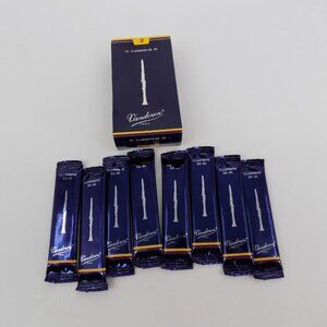 Vandoren CR102 Bb Clarinet Traditional Reeds Strength 2 Open Box Quantity 8
